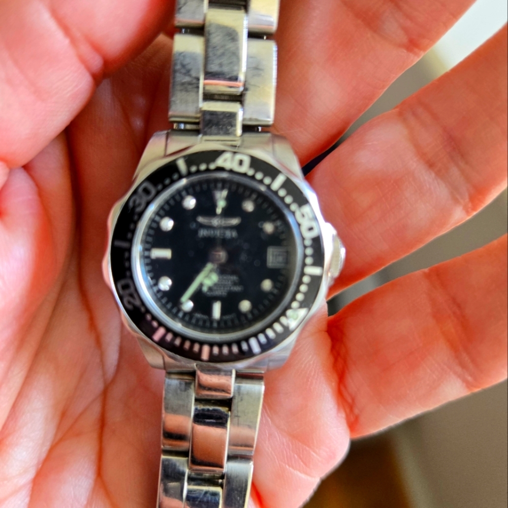 Invicta Pro Diver 8939a Quartz 200M Stainless Steel Watch
